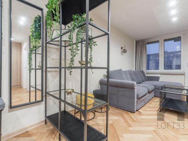 Przytulne, klimatyzowane mieszkanie z balkonem przy Stachiewicza w Krakowie do wynajęcia | Spacer 3D