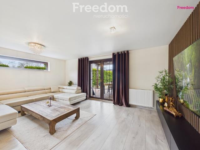Przytulny 130m2 dom z tarasami i ogrodem w Radomiu
