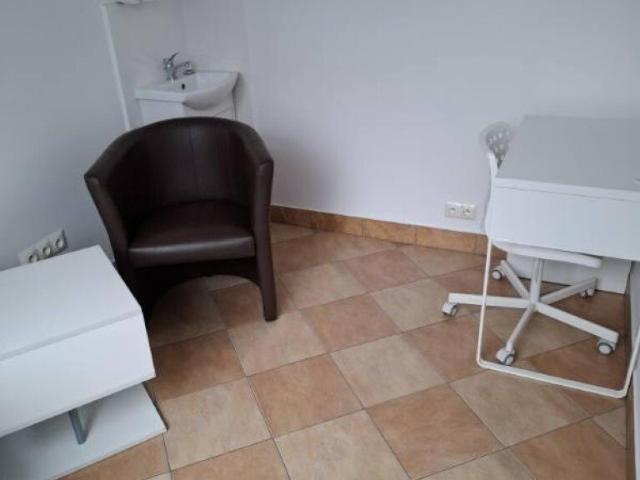 Przytulny gabinet w Łomiankach z parkingiem i dyskretną atmosferą