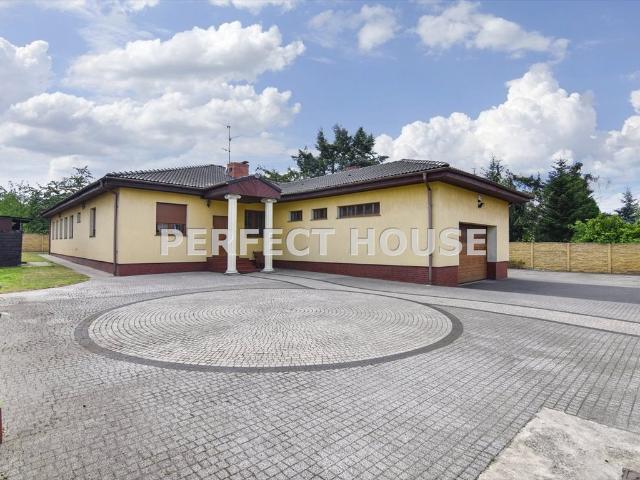 Ekskluzywna rezydencja 300 m² z basenem i możliwością rozbudowy