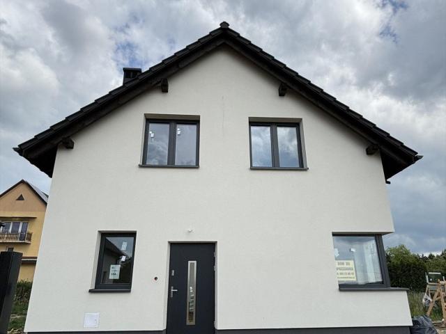 Nowoczesny dom 144 m² w spokojnej okolicy polecam