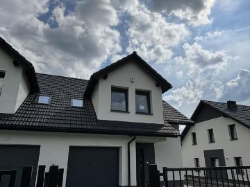 Nowoczesny dom bliźniak 160 m2 w stanie deweloperskim, garaż