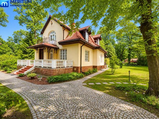 Przedwojenna willa w Milanówku 180 m², 3600 m² działki