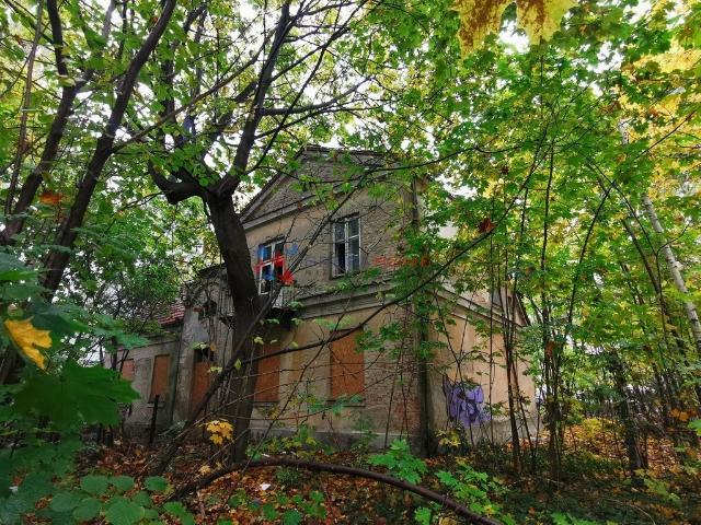 Przedwojenna willa z cegły 372 m² w Milanówku