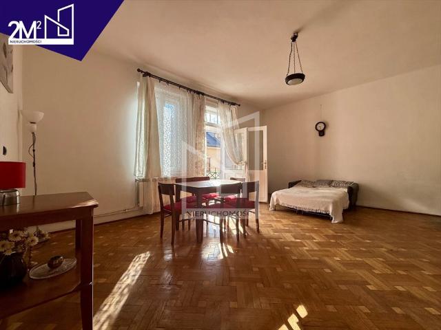 Przemyśl, 80 m², 2 pokoje, balkony, piwnica, kamienica