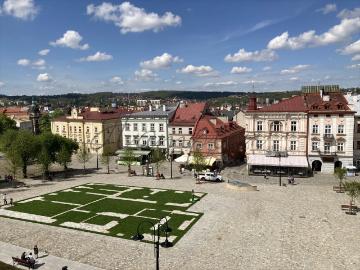 Kamienica przy Rynku w Przemyślu, 12 lokali, 830 m²