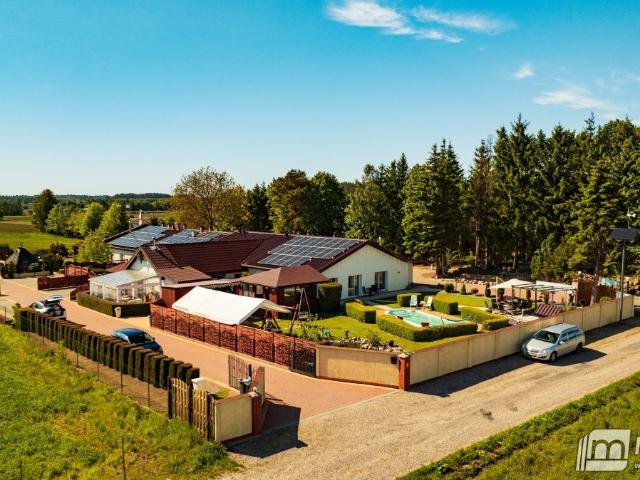 Sprzedam dom z basenami i 10 ha w Siecieminie