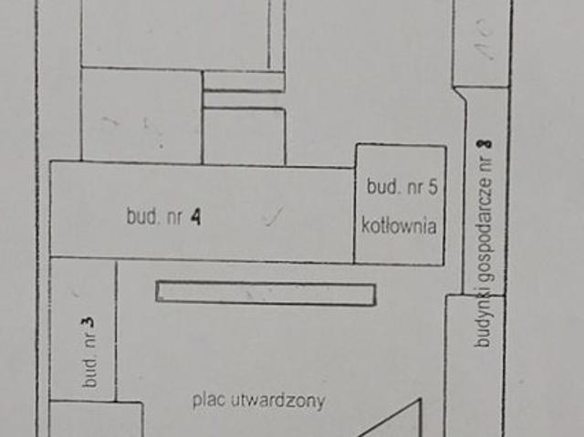 Przemysłowa nieruchomość z magazynami i biurami 2118 m²