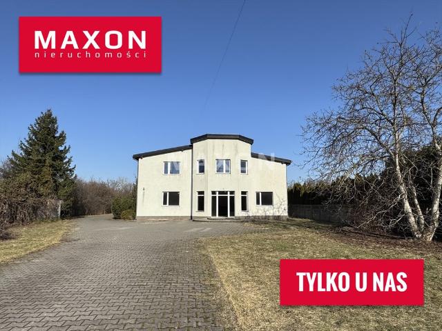 Przemysłowo usługowy obiekt z biurami i własnym terenem