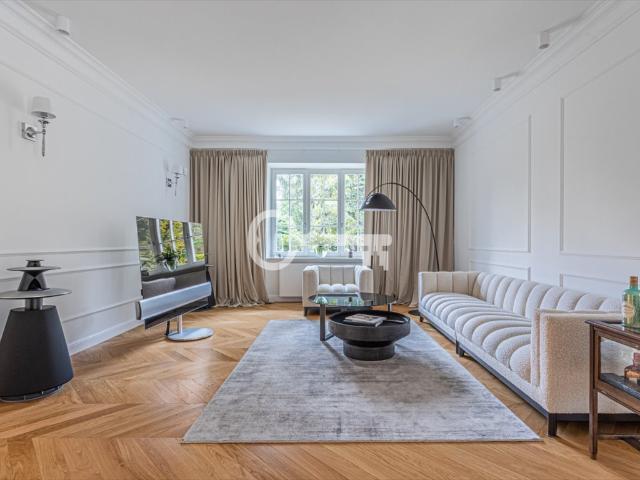 Przestronna willa 390 m² po remoncie, garaż 3 auta! polecam!