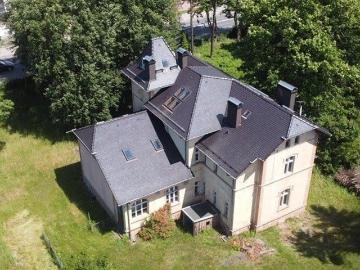 Przestronna willa z dużym potencjałem, 423 m2, działka 3578 m2