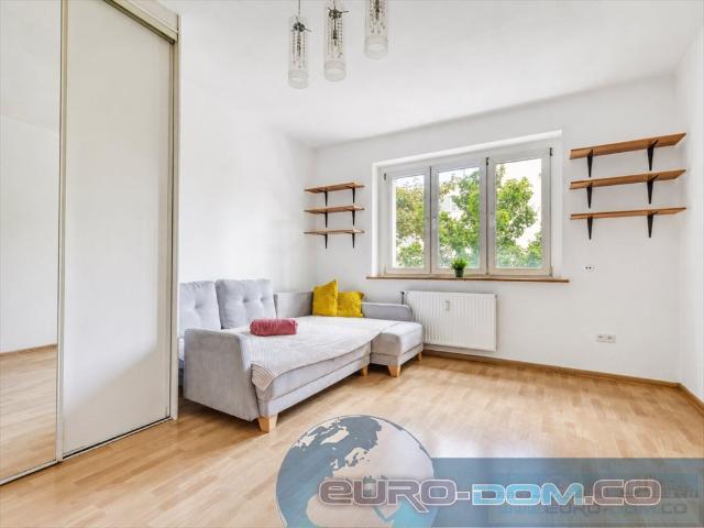 Przestronna kawalerka 37 m² z osobną kuchnią polecam!