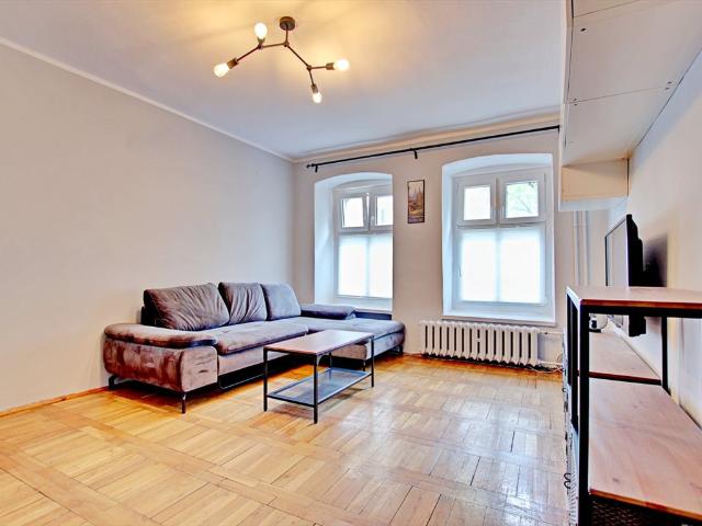 Do sprzedania przestronna kawalerka 41 m² w Śródmieściu Wrocławia
