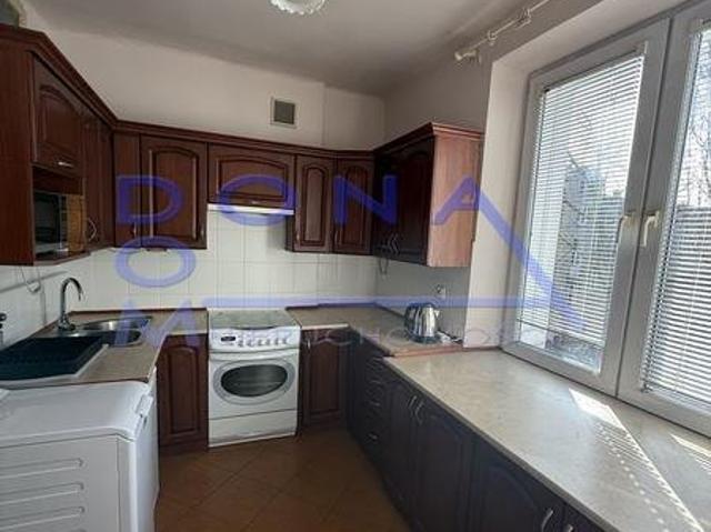 Polecam przestronną kawalerkę 41 m² z balkonem i komórką w centrum Łodzi