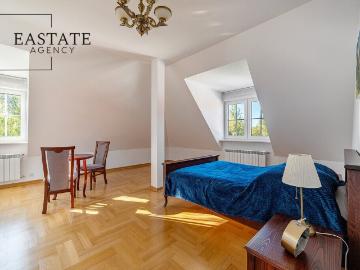 Przestronna rezydencja 237 m² z prywatną działką 3600 m²