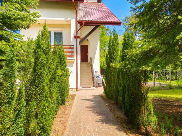 Przestronna rezydencja 300 m² z ogrodem w Milanówku zapraszam
