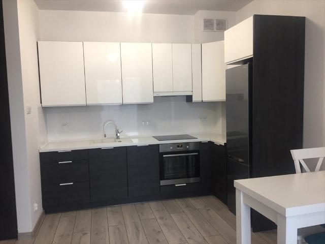 Przestronne 41 m² mieszkanie 2 pokoje z balkonem w Rembertowie