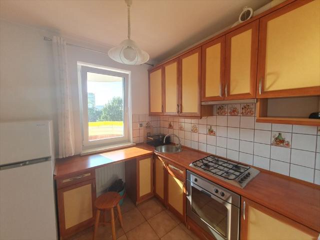 Na sprzedaż przestronne mieszkanie 42 m² z dużym pokojem i balkonem