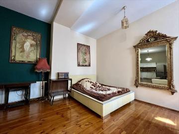Przestronne 45 m² w kamienicy na Pradze Północ