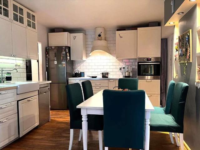 Przestronne 4 pokojowe mieszkanie 70 m² dwie windy, garaż, balkon