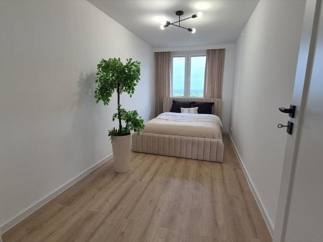 Przestronne 4 pokojowe mieszkanie po remoncie, 58 m²