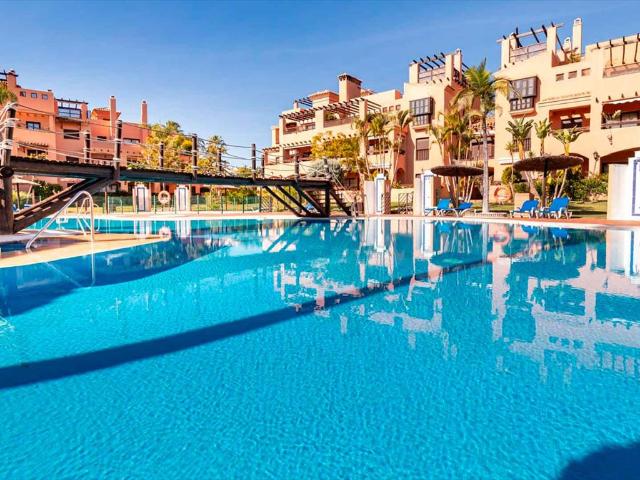 Przestronne 4 pokojowe mieszkanie przy plaży w Hacienda del Sol