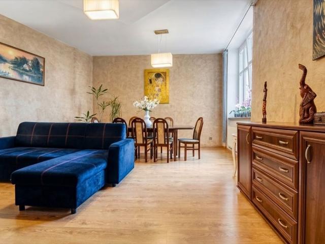 Przestronne 4 pokojowe mieszkanie 127 m² w Zabrzu zapraszam