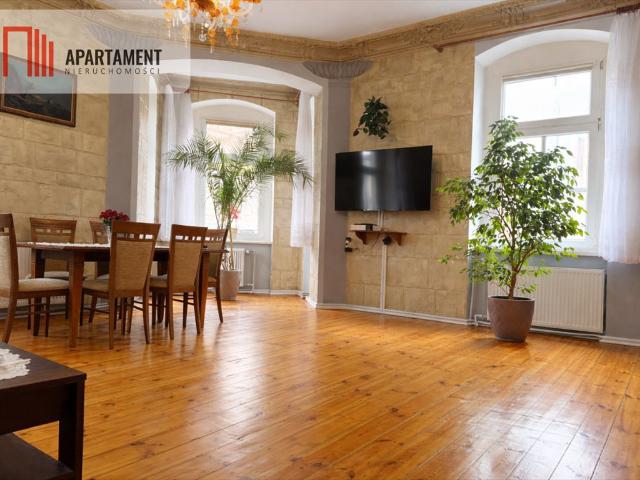 Sprzedam przestronne 4 pokojowe mieszkanie 123 m² w Legnicy