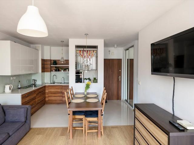 4 pokojowe mieszkanie 65 m² z balkonami i miejscami polecam