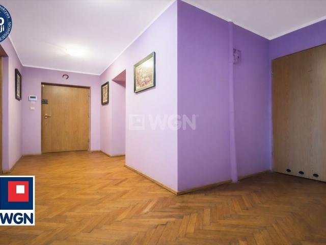 Sprzedam przestronne 4 pokojowe mieszkanie z balkonem w centrum Katowic