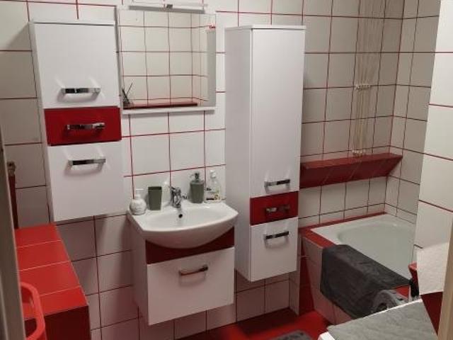 Przestronne 4 pokojowe mieszkanie z balkonem i klimatyzacją