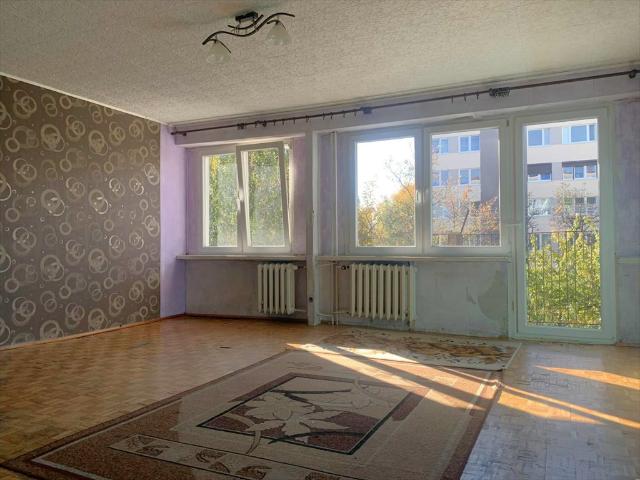 Przestronne 4 pokojowe mieszkanie z balkonem i piwnicą