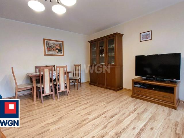 Przestronne 4 pokojowe mieszkanie z dużym salonem i balkonem