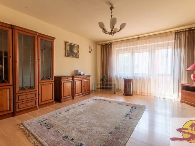 Przestronne 4 pokojowe mieszkanie z garażem w centrum Radomia