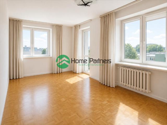 Przestronne 4 pokojowe mieszkanie z panoramicznym widokiem polecam!