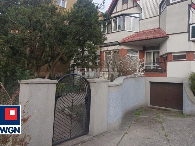 Przestronne 160 m² z wysokimi wnętrzami i garażem