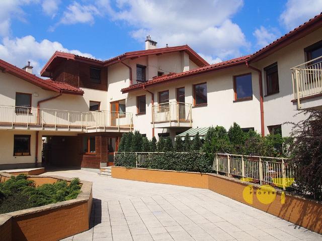 Wynajmę przestronne 5 pok. apartament z balkonem i garażem