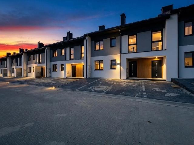 Przestronne 82 m² z balkonem, 2 miejsca parkingowe polecam