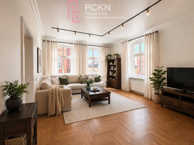 Przestronne 87 m² mieszkanie w klimatycznej kamienicy