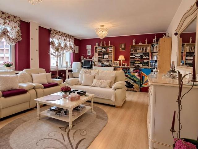 Przestronne 86,7 m² mieszkanie z balkonem i widokiem na Parkitkę