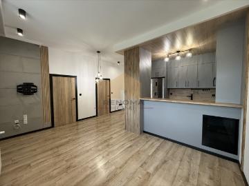 Przestronne 88,7 m² z ogrodem w odrestaurowanej kamienicy