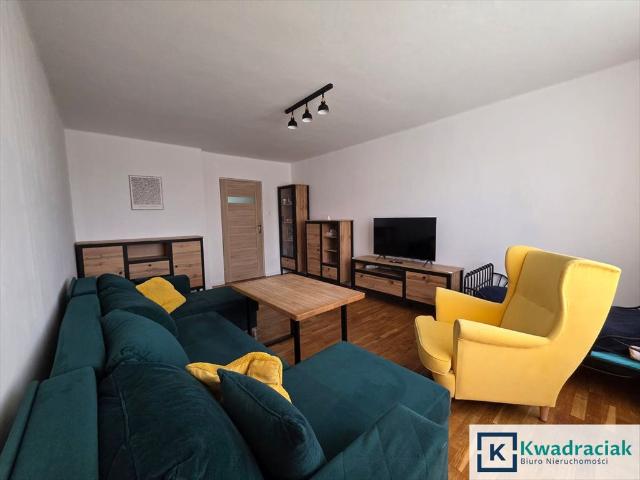 Polecam przestronne 93 m² mieszkanie z dużym potencjałem