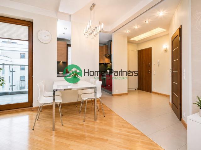 Przestronne 90m2 apartament z tarasem, klimatyzacją i garażem