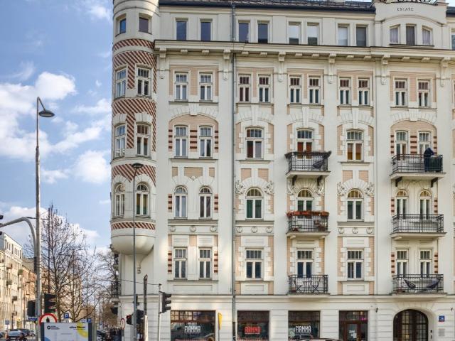 Przestronne 92,69 m² w odrestaurowanej kamienicy z windą