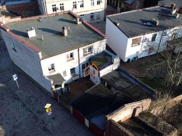 Przestronne 95 m² z garażem i podwórkiem w centrum