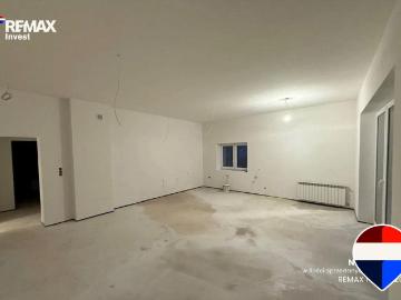 Przestronne 102,7 m² z ogródkiem i dwoma wejściami