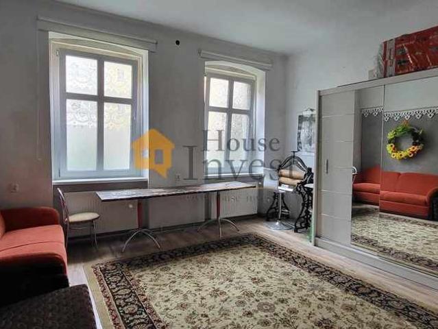 Przestronne 102 m2 do remontu, 5 pokoi, kamienica