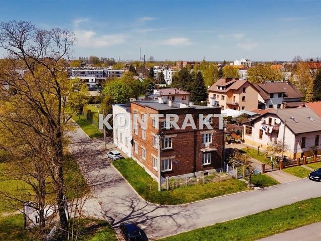 Przestronne 103 m² w przedwojennej kamienicy blisko Rynku