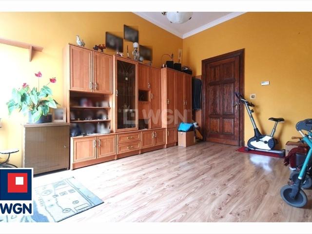 Sprzedam przestronne 107 m² z tarasem w klimatycznej kamienicy