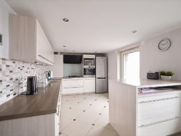 Przestronne 126 m² poddasze z potencjałem inwestycyjnym